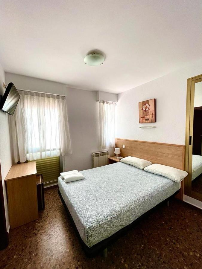 Hostal Milmarcos Сарагоса Екстер'єр фото