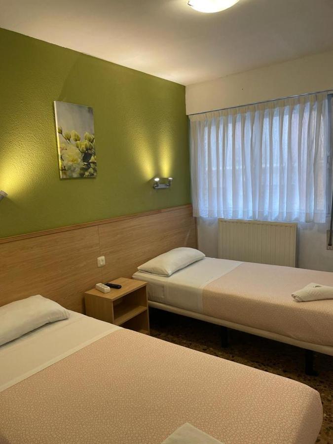 Hostal Milmarcos Сарагоса Екстер'єр фото