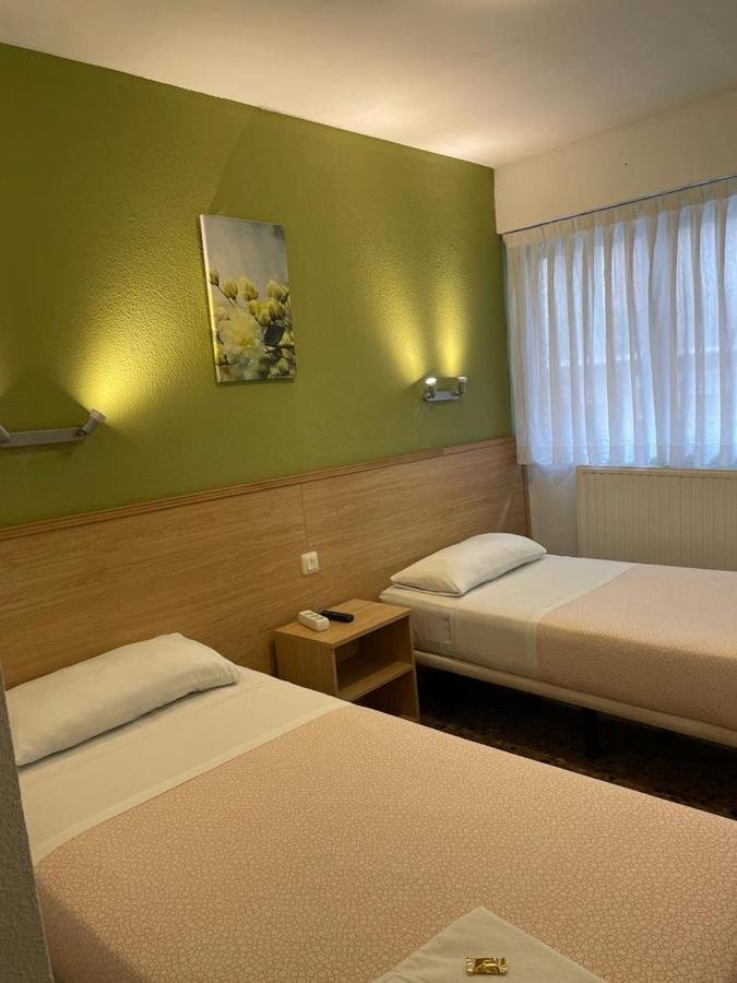 Hostal Milmarcos Сарагоса Екстер'єр фото