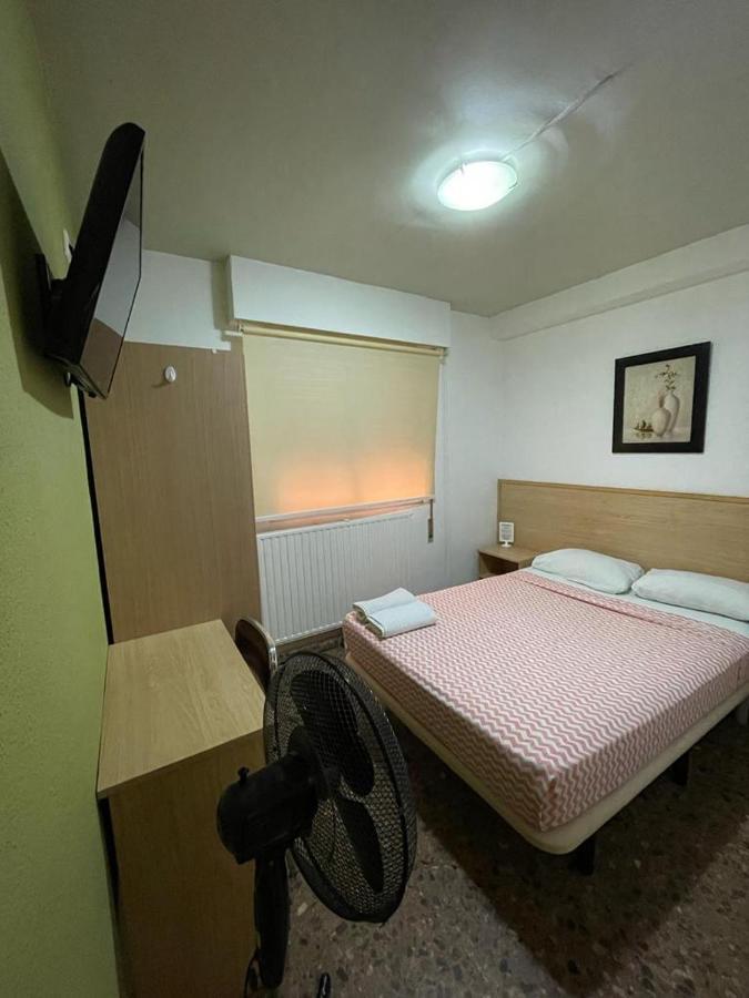 Hostal Milmarcos Сарагоса Екстер'єр фото