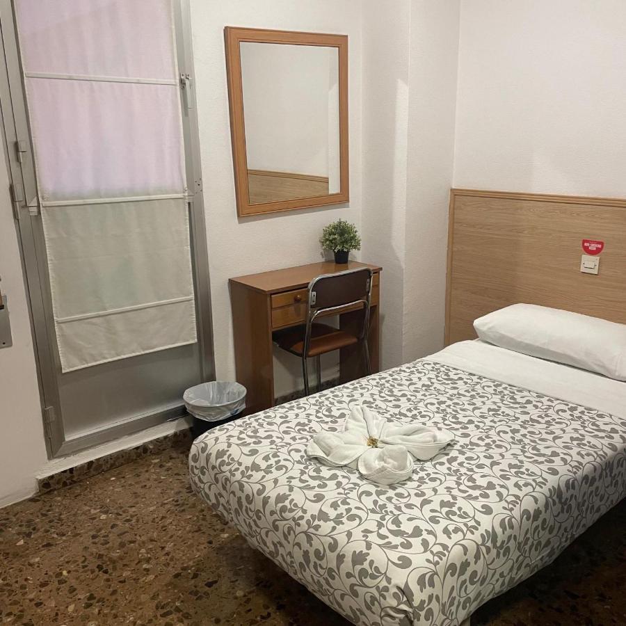 Hostal Milmarcos Сарагоса Екстер'єр фото