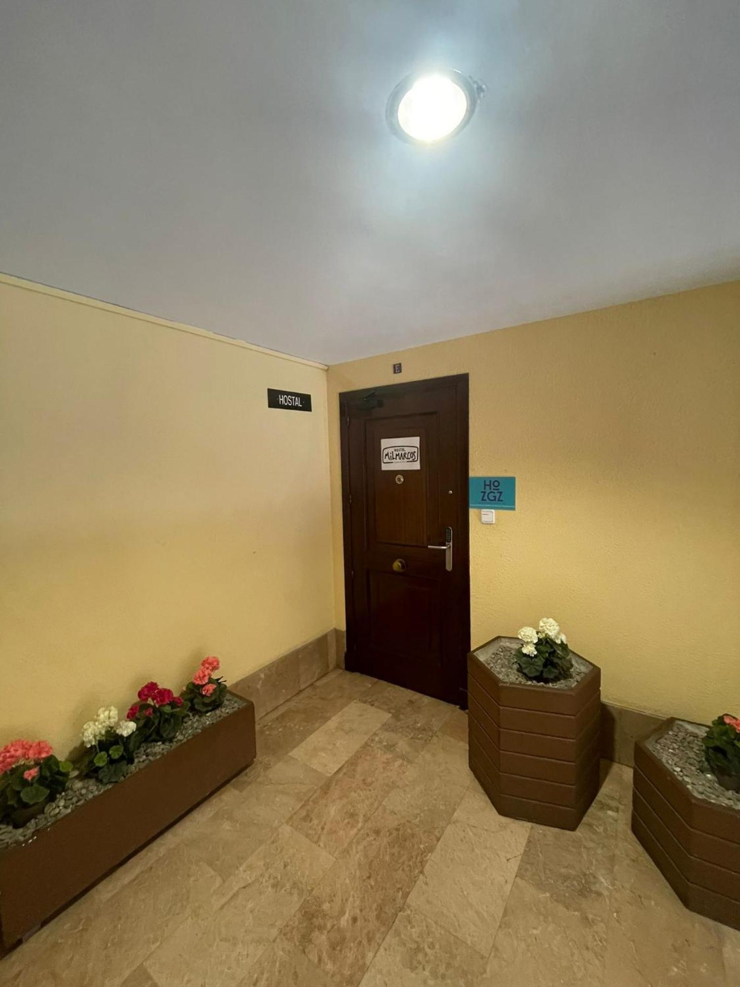 Hostal Milmarcos Сарагоса Екстер'єр фото