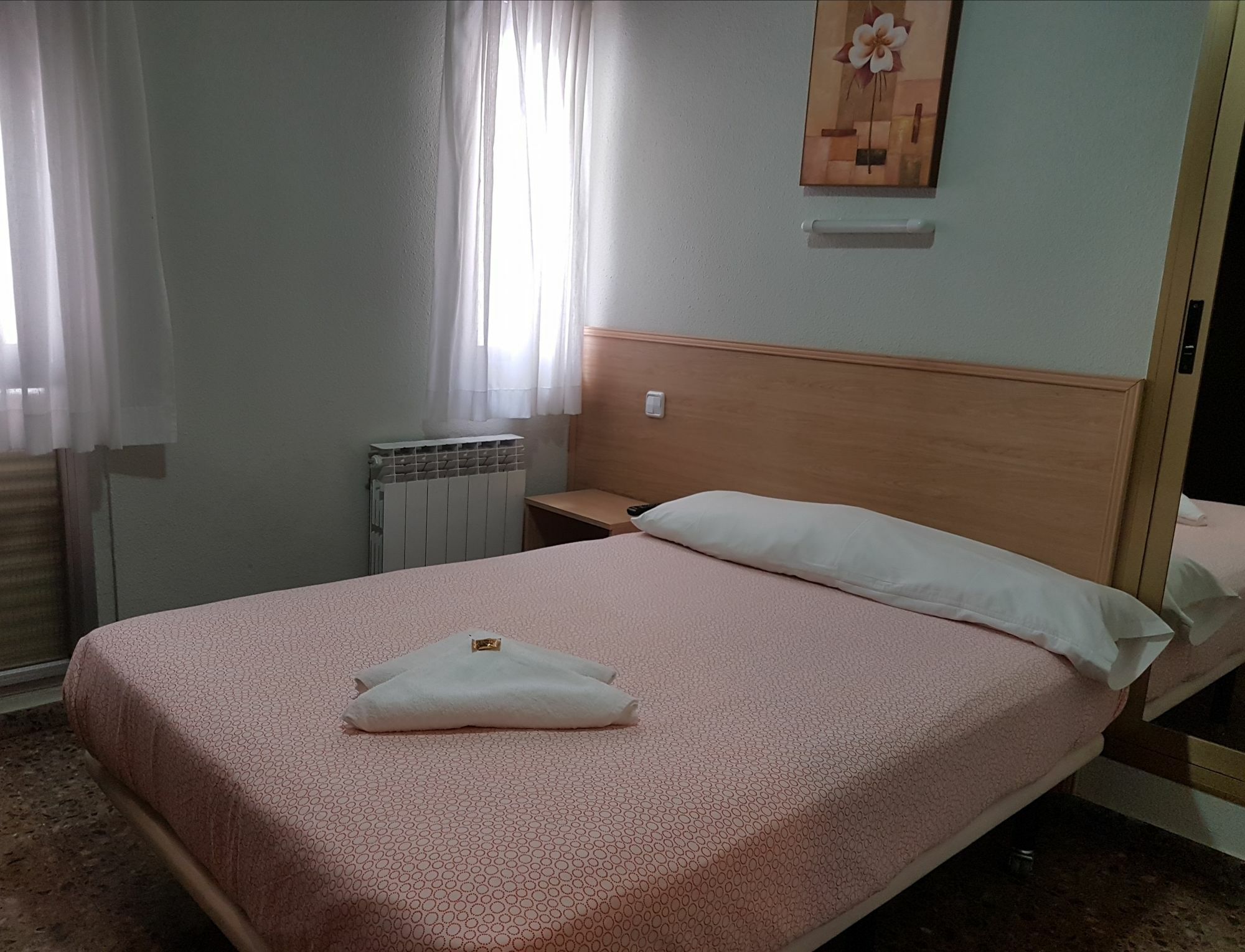 Hostal Milmarcos Сарагоса Екстер'єр фото